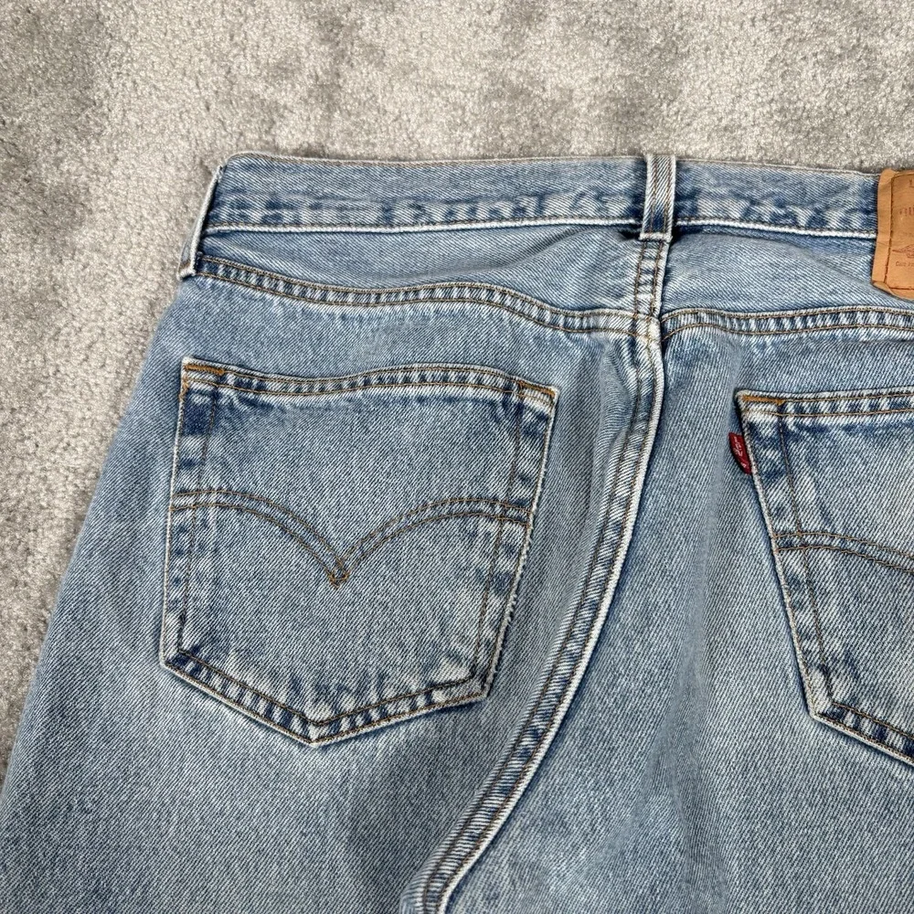 Vintage Levis 501 Jeans Men 34x32 Original Fit Light Wash Blue Denim Cotton 1999